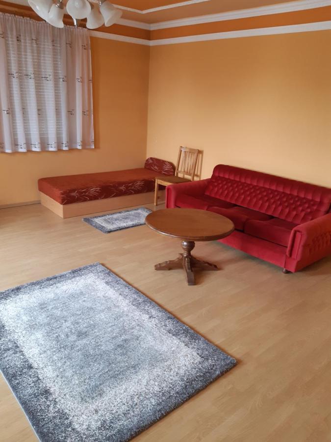 Gabor Pal 1 Apartman 1 Szoba Dunafoldvar Экстерьер фото